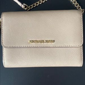Michael Kors cross body!!